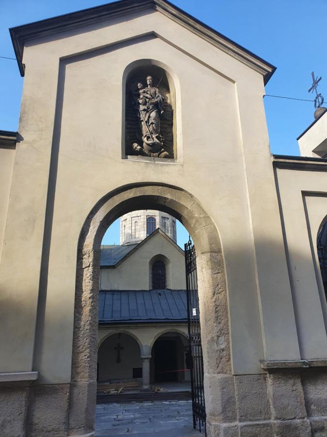 Апартаменти У Шевальє. Lviv Kültér fotó